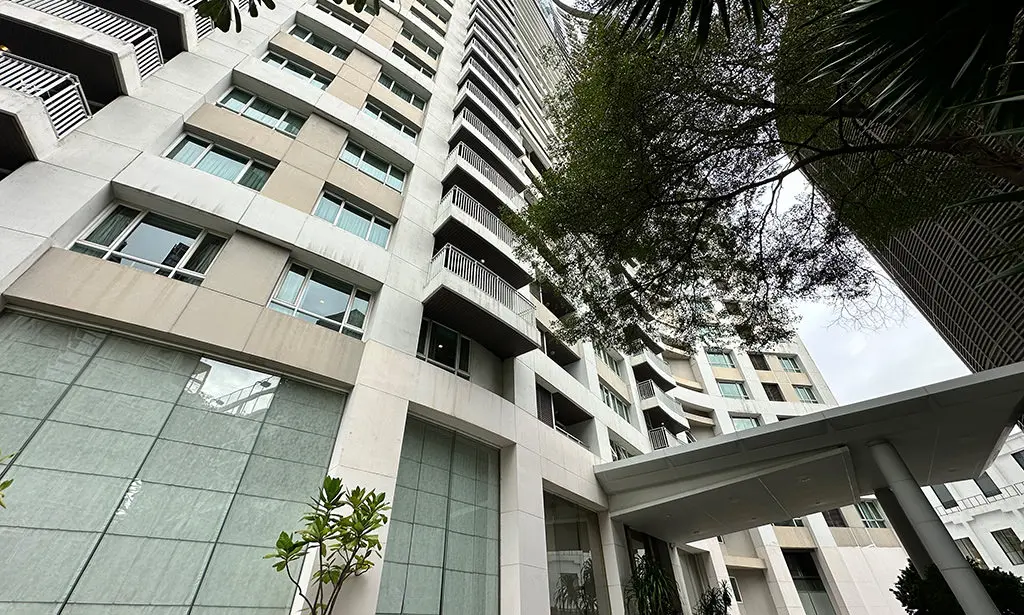 Urbana Langsuan