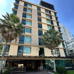 Upper Suites Sukhumvit 23