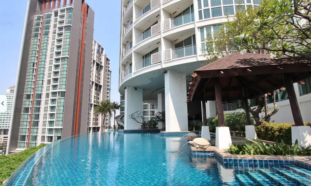 Skywalk Condominium