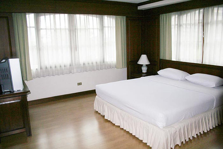 Langsuan Balcony