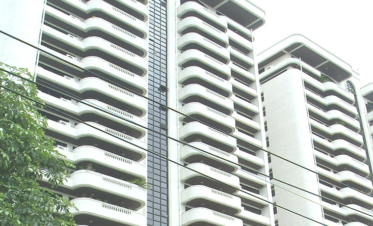 Centre Point Residence Phrompong